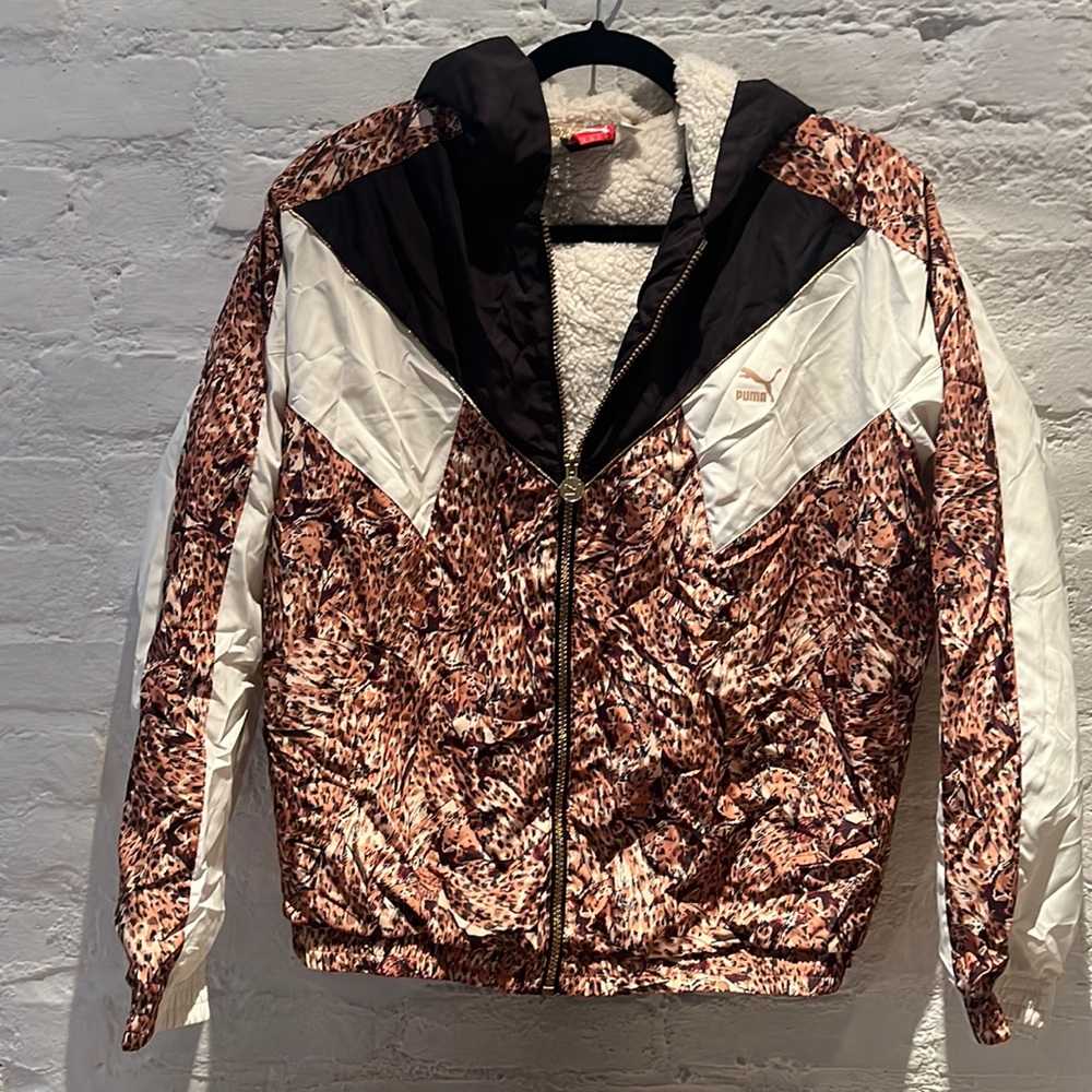 PUMA sz M zip up leopard hooded fleece lined windbreaker